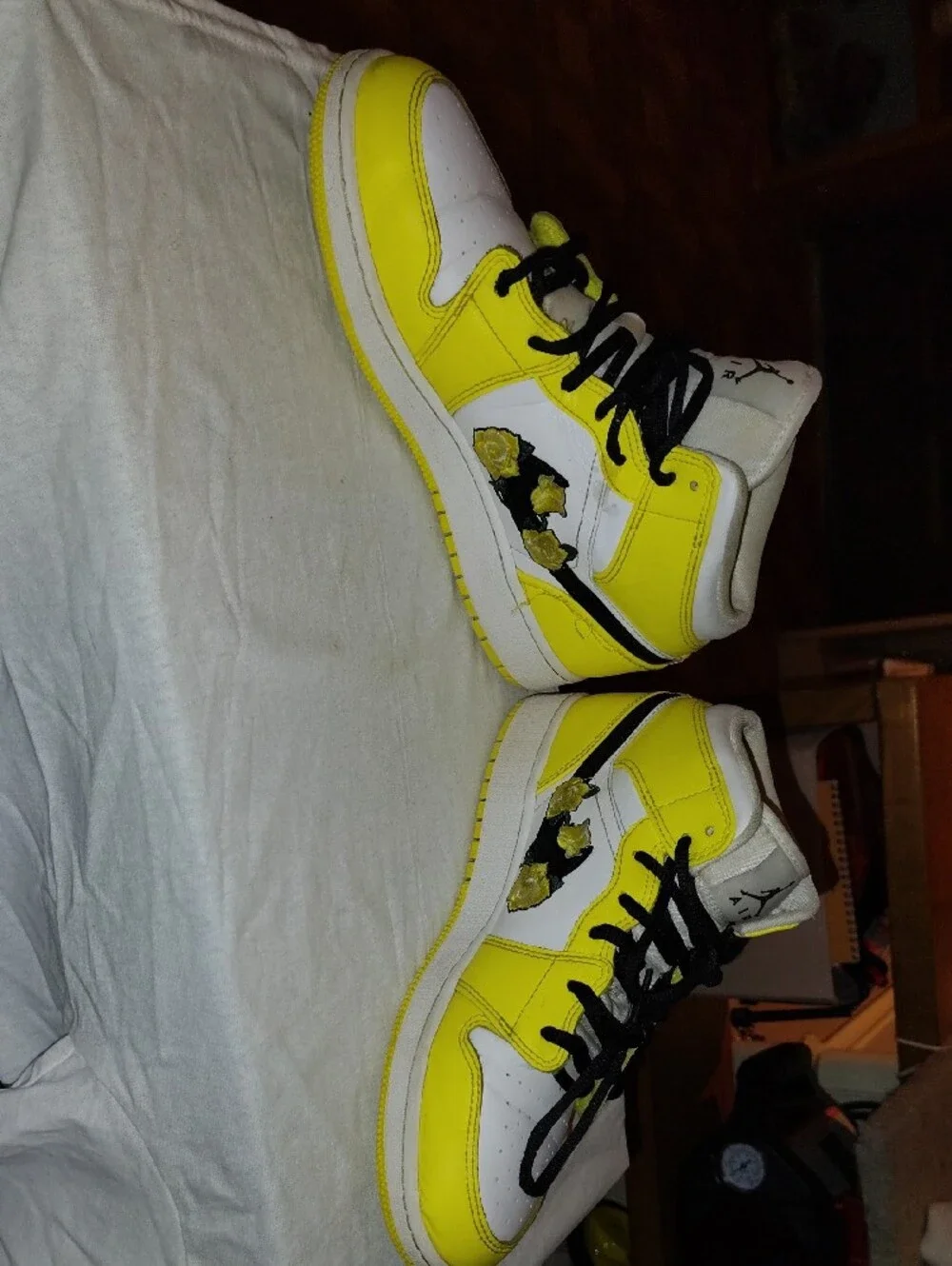 Nike Kids Yellow White High-Top Air Jordans - Picture 4 of 8